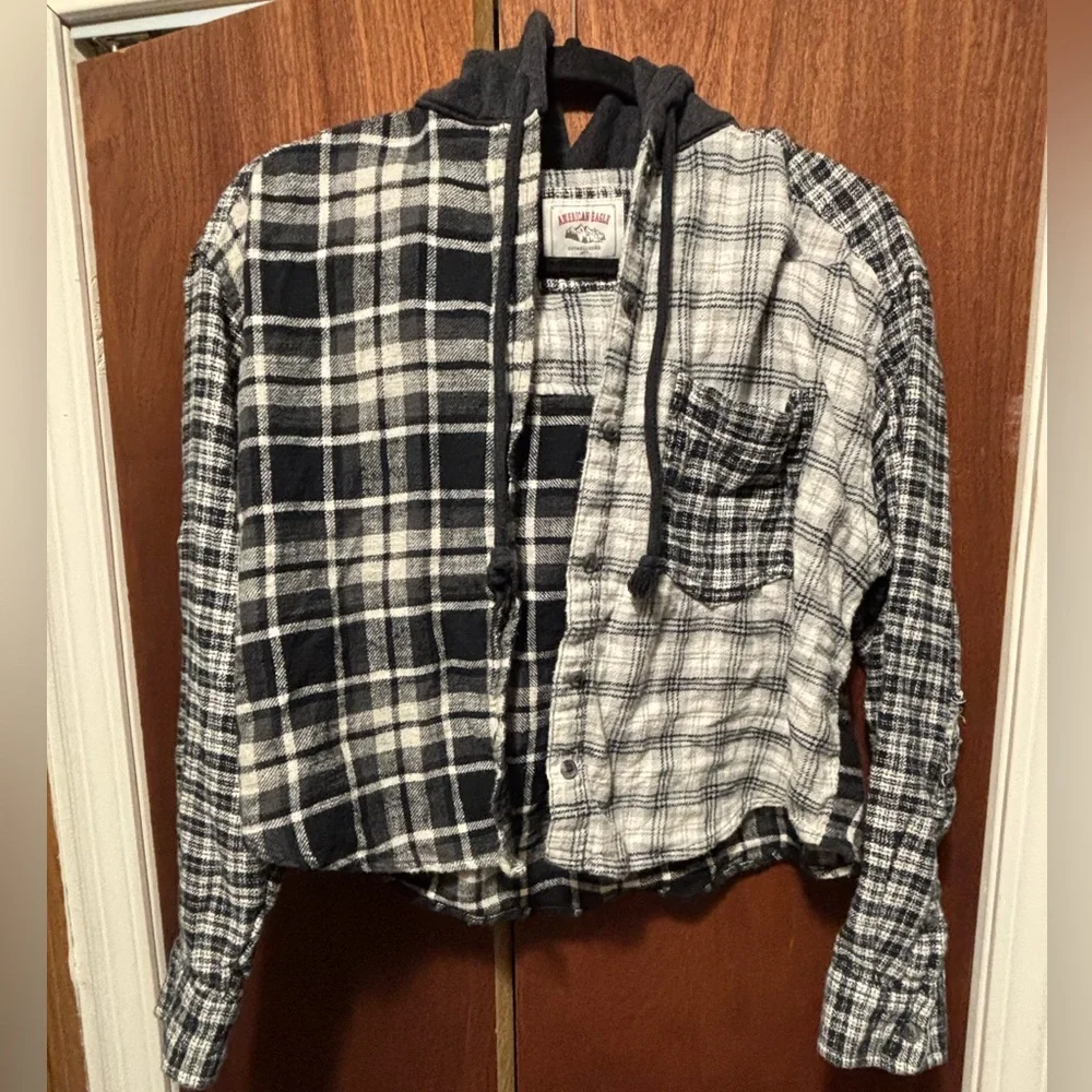 Women's American Eagle plaid button down jacket